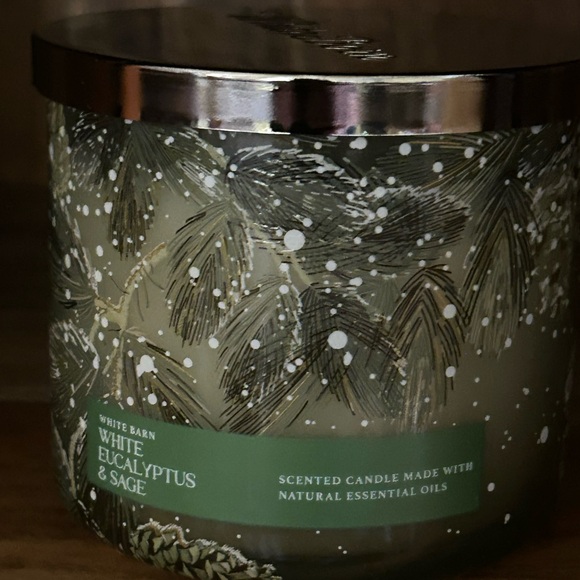 Bath & Body Works 3 Wick Candle WHITE EUCALYPTUS & SAGE White Barn - Picture 2 of 3